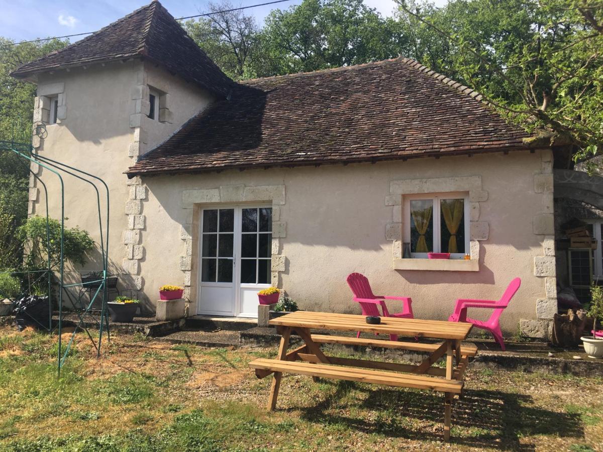 Le Grand Coudreau Bed & Breakfast Nazelles-Negron Exterior foto