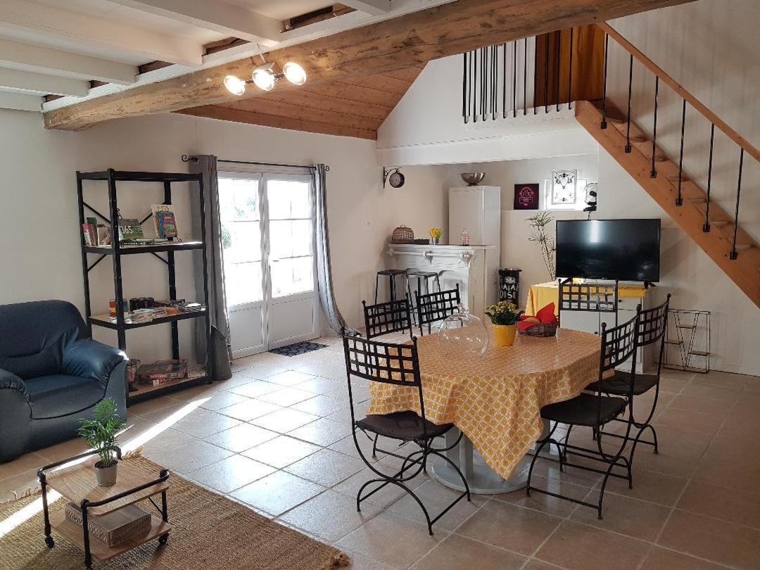 Le Grand Coudreau Bed & Breakfast Nazelles-Negron Exterior foto