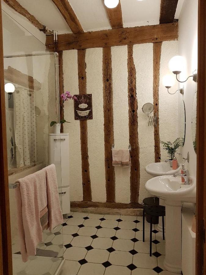 Le Grand Coudreau Bed & Breakfast Nazelles-Negron Exterior foto